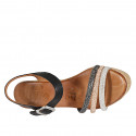 Sandale pour femmes avec courroie, plateforme et strass argent, cuivre et gris en cuir noir avec talon compensé 9 - Pointures disponibles:  42, 43
