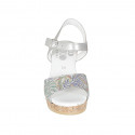 Sandalo da donna in pelle laminata argento e stampata mosaico con cinturino e plateau zeppa 7 - Misure disponibili: 42, 43, 44, 45