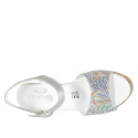 Sandale pour femmes avec courroie etplateau en cuir lamé argent et imprimé mosaique talon compensé 7 - Pointures disponibles:  42, 43, 44, 45