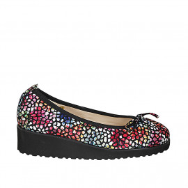 Ballerine pour femmes en daim noir imprimé multicouleur avec noeud et bout droit talon compensé 4 - Pointures disponibles:  32, 33, 42, 43, 45