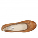 Bailarina para mujer con moño y puntera en piel cognac tacon 2 - Tallas disponibles:  44