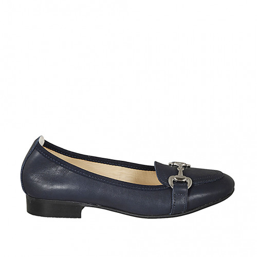 Woman's mocassin in blue leather with...