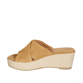 Sabot da donna in camoscio color cuoio con plateau e zeppa intrecciata 6 - Misure disponibili: 42, 43 2