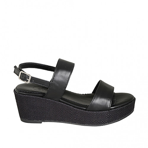 Woman's platform sandal in black...