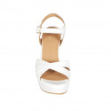 Sandalia para mujer en piel blanca con cinturon y plataforma tacon 9 - Tallas disponibles:  31, 34