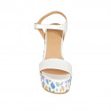 Sandale pour femmes avec plateforme et courroie en cuir lamé blanc et talon compensé imprimé multicouleur 12 - Pointures disponibles:  32, 43