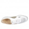 Zapato para mujer con cordones en piel blanca, laminada platino y plateado cuña 2 - Tallas disponibles:  33, 34, 42, 43, 44, 45