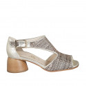 Scarpa aperta in punta con fibbia in pelle laminata platino e tessuto intrecciato multicolor tacco 5 - Misure disponibili: 42, 43, 44, 45, 46
