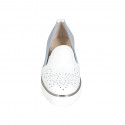 Mocasín para mujer con elastico en piel azul claro y perforada blanca cuña 4 - Tallas disponibles:  46