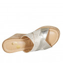 Mule pour femmes en cuir lamé platine et daim beige imprimé a pois platine avec plateforme et talon compensé 9 - Pointures disponibles:  34