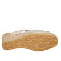 Mule pour femmes en cuir imprimé lame platine et daim beige avec pois imprimé platine talon compensé 6 - Pointures disponibles:  42, 43, 44, 45