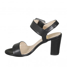 Sandale pour femmes avec boucle en cuir noir talon 8 - Pointures disponibles:  32 2
