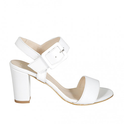 Woman's sandal with buckle in white...