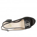 Sandalia para mujer con accesorio en piel negra y charol estampado laminado tacon 5 - Tallas disponibles:  32, 33, 34, 43, 44, 45