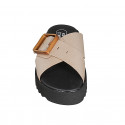 Mule para mujer con hebilla y bandas cruzadas en piel laminada rosado claro cuña 3 - Tallas disponibles:  32, 42, 43