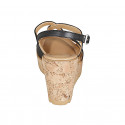 Sandale pour femmes en cuir noir avec bandes croisés plateforme et talon compensé 9 - Pointures disponibles:  31, 32, 33, 34