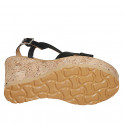 Sandale pour femmes en cuir noir avec bandes croisés plateforme et talon compensé 9 - Pointures disponibles:  31, 32, 33, 34