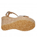 Sandale pour femmes en daim cognac et gris avec bandes croisés plateforme et talon compensé 9 - Pointures disponibles:  31, 32, 34