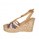 Sandale avec courroie pour femmes en cuir cognac, rose et bleu avec goujons dorés et platforme et talon compensé 9 - Pointures disponibles:  32, 34