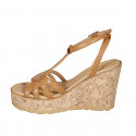 Sandale avec courroie pour femmes en cuir cognac avec goujons dorés et platforme et talon compensé 9 - Pointures disponibles:  33, 34
