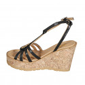 Sandale avec courroie pour femmes en cuir noir avec goujons dorés et platforme et talon compensé 9 - Pointures disponibles:  31, 32