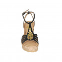 Sandalia con cinturon para mujer en piel negra y tachuelas doradas con plataforma y cuña 9 - Tallas disponibles:  31, 32, 33, 34
