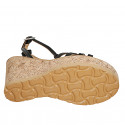 Sandale avec courroie pour femmes en cuir noir avec goujons dorés et platforme et talon compensé 9 - Pointures disponibles:  31, 32