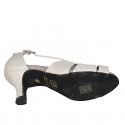 Chaussure de danse à bout ouvert avec courroie croisé en daim lamé platine talon 8 - Pointures disponibles:  33, 42, 43, 44
