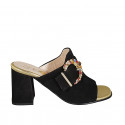 Sabot da donna con in camoscio nero con  fibbia in strass multicolor tacco 8 - Misure disponibili: 32, 33, 34, 46