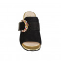 Sabot da donna con in camoscio nero con  fibbia in strass multicolor tacco 8 - Misure disponibili: 32, 33, 34, 46