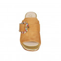 Mule pour femmes en daim cognac avec boucle en strass multicouleur talon 8 - Pointures disponibles:  32, 33, 34, 42, 43, 46