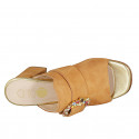 Mule pour femmes en daim cognac avec boucle en strass multicouleur talon 8 - Pointures disponibles:  32, 33, 34, 42, 43, 46