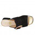 Sabot da donna con in camoscio nero con  fibbia in strass multicolor tacco 4 - Misure disponibili: 33, 34, 42, 45, 46