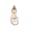 Chaussure ouverte pour femmes à bout rondu avec courroie en cuir beige clair talon 6 - Pointures disponibles:  43, 44, 46
