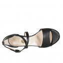 Chaussure ouverte pour femmes en cuir noir avec courroie croisé talon 8 - Pointures disponibles:  34, 43