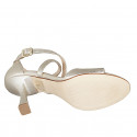Zapato abierto para mujer en piel laminada platino con cinturon cruzado tacon 8 - Tallas disponibles:  43, 44, 46