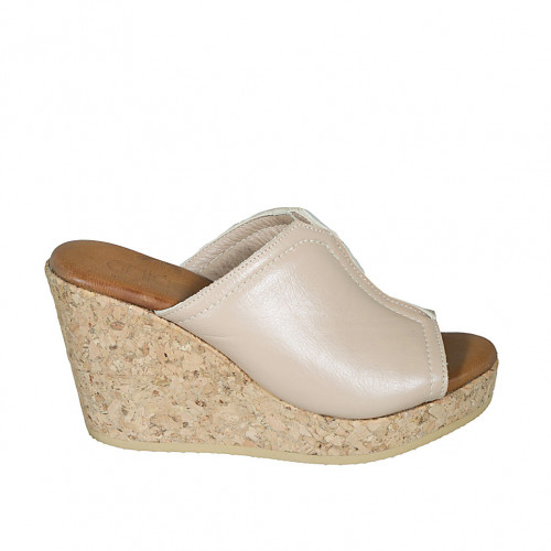 Woman's mule with platform in light rose leather wedge heel 9 - Available sizes:  32, 33, 34, 42, 43, 44, 45