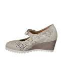 Escarpin pour femmes avec courroie en velcro et semelle amovible en daim perforé beige et imprimé platine talon compensé 6 - Pointures disponibles:  31, 33, 42, 43, 44