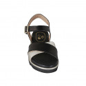 Sandalia con cinturon para mujer en piel negra y imprimida laminada platino cuña 3 - Tallas disponibles:  32, 33