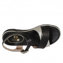 Sandale pour femmes en cuir noir et imprimé lamé platine avec courroie talon compensé 3 - Pointures disponibles:  32, 33, 34, 42, 43, 44, 46