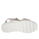 Sandale pour femmes avec fermeture velcro et goujon en cuir blanc et cuir imprimé platine talon compensé 3 - Pointures disponibles:  32, 33, 42, 43, 44, 45