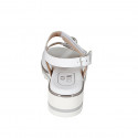 Sandale pour femmes avec fermeture velcro et goujons en cuir blanc avec talon compensé 4 - Pointures disponibles:  32, 42, 43, 44, 45, 46