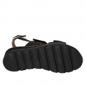 Sandale pour femmes en cuir et cuir tressé noir avec fermeture velcro y goujons talon compensé 4 - Pointures disponibles:  43, 44, 45, 46