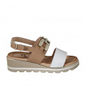 Sandale pour femmes avec accessoire en cuir beige et blanc talon compensé 4 - Pointures disponibles:  32, 34, 42, 43, 44, 45, 46