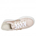 Scarpa stringata da donna con plantare estraibile e borchie in pelle rosa, stampata rosa e laminata platino zeppa 4 - Misure disponibili: 42, 44