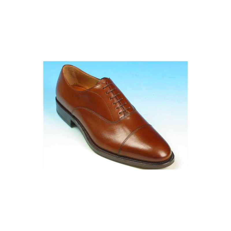 Men's laced oxford shoe with captoe in brown leather - Available sizes:  52