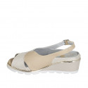 Sandale pour femmes avec semelle amovible en cuir beige et daim beige imprimé platine talon compensé 5 - Pointures disponibles:  33, 45