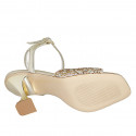 Sandale avec courroie et strass en cristal multicouleur pour femmes en cuir lamé platine talon 8 - Pointures disponibles:  43, 46