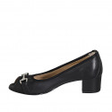 Chaussure à bout ouvert pour femmes avec accessoire en cuir noir talon 4 - Pointures disponibles:  32, 33, 34, 42, 43, 44, 45, 46