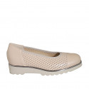 Ballerine pour femmes en cuir perforé rose clair avec bout droit talon compensé 3 - Pointures disponibles:  34, 44, 45